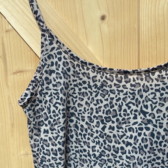 Emery Rose Loose Fit Cheetah Print Camisole Tank Top | Small 🐆 - Picture 3 of 6